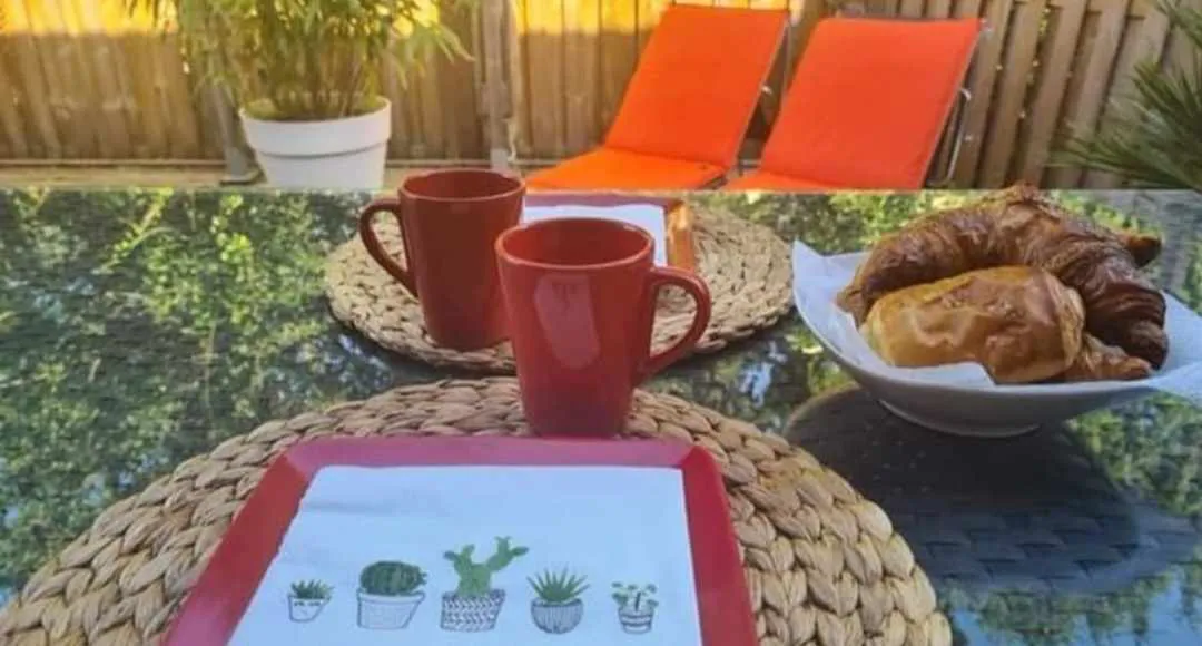Petit-déjeuner et terrasse à Fléron